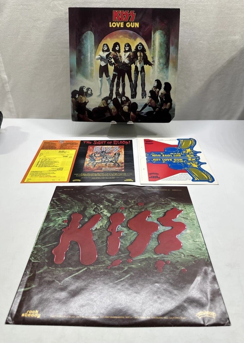 KISS LOVE GUN LP ORIG 1977 w/ UNCUT GUN, & INSERT~NBLP7057